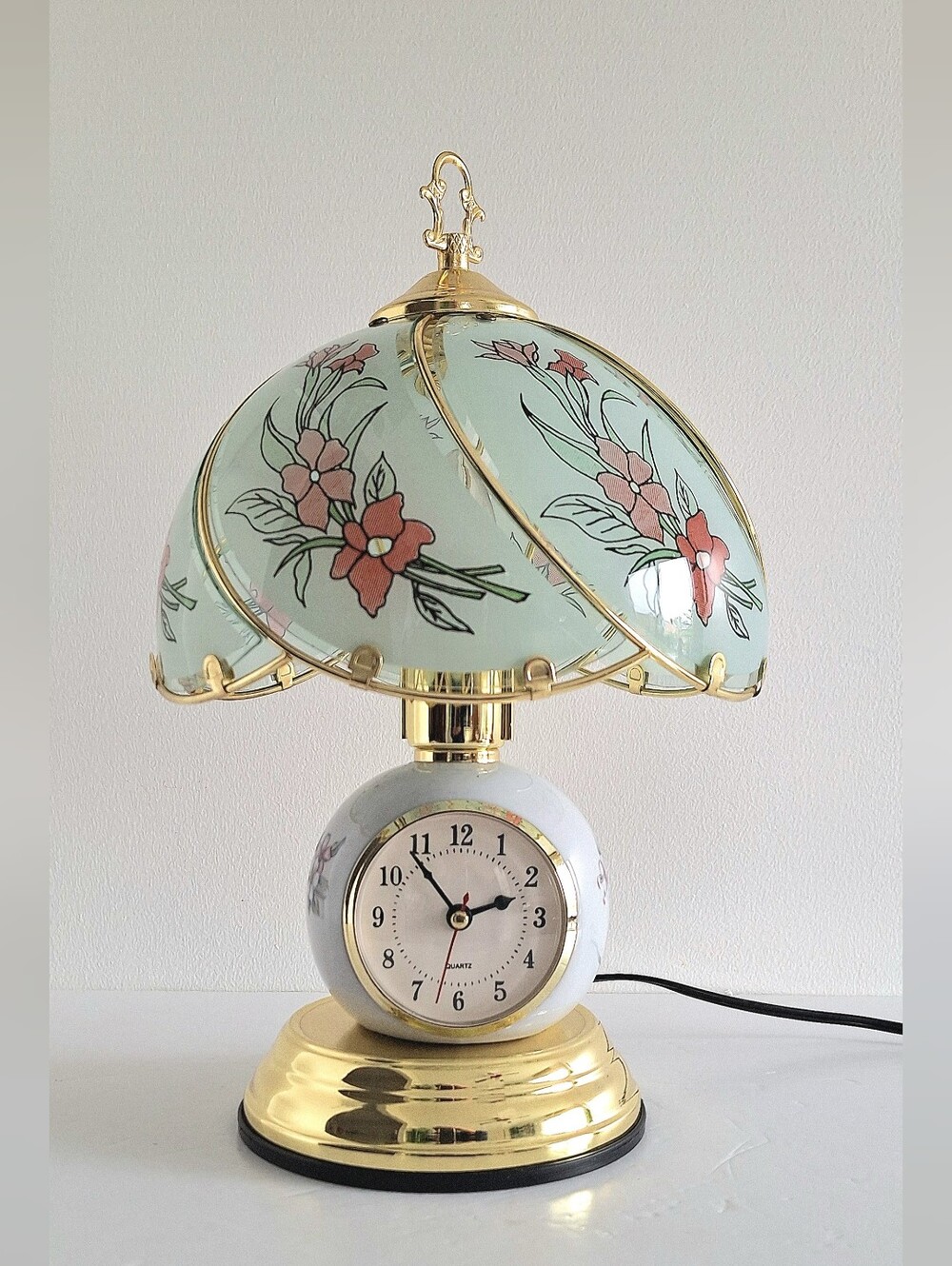 Touch lamp with quartz clock